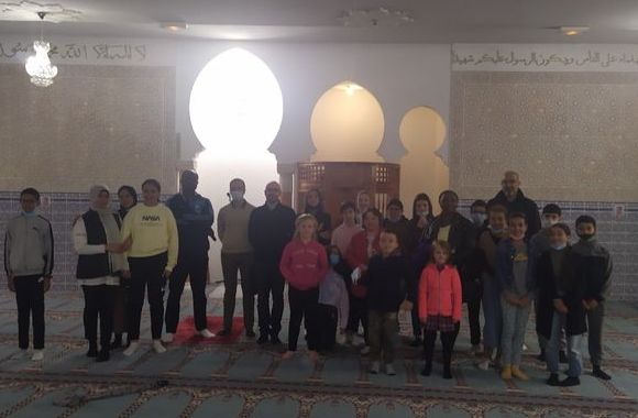 Les catéchumènes visitent la mosquée
