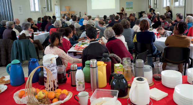 Un café-croissant pendant le culte ? Ça vous tente ?