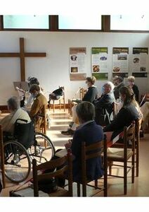 Elle siège au conseil presbytéral dans un fauteuil… électrique