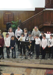 Louez Dieu au son de la trompe, du luth, de la lyre !