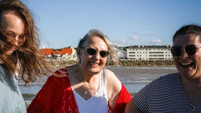 Petits frères des pauvres : partir en vacances avec des personnes âgées