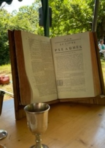 Culte sous les châtaigniers