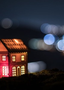 Seuls au milieu de la fête