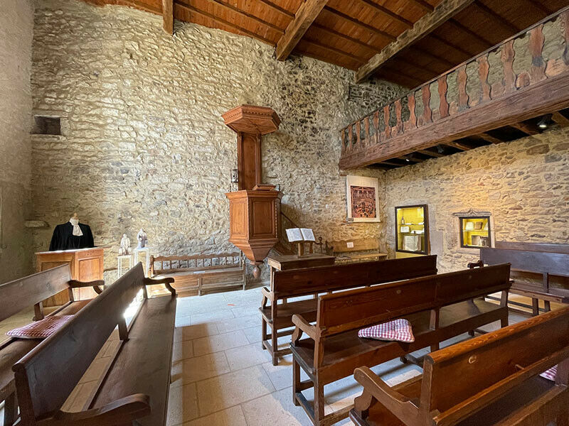 Le temple du Poët-Laval, point de départ du Chemin © NRR Le temple du Poët-Laval, point de départ du Chemin © NRR