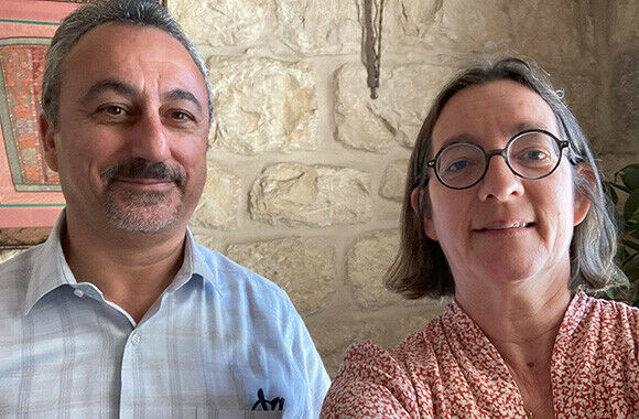 Emmanuelle Seyboldt avec Simon Awad, responsable écologie et justice climatique de l’Église luthérienne de Jordanie et Terre sainte