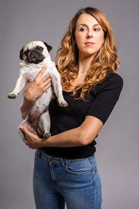 Nicole Ferroni : l’humour sur scène pour contribuer au collectif