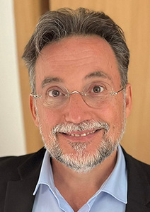 Pierre Blanzat, responsable du service des relations avec les Églises chrétiennes