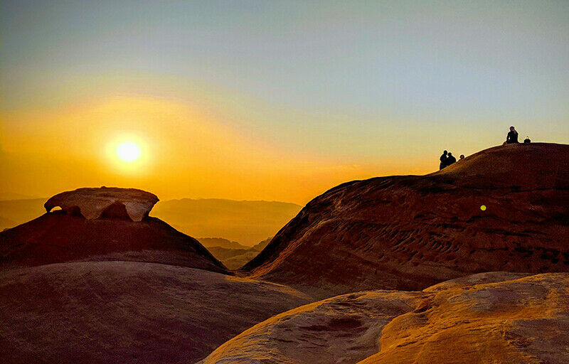 Voir plus loin et tenter de passer les montagnes des habitudes © Sylvain Miklaszewski - Unsplash