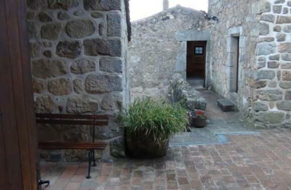 Assemblée sous les châtaigniers du Bouschet de Pranles