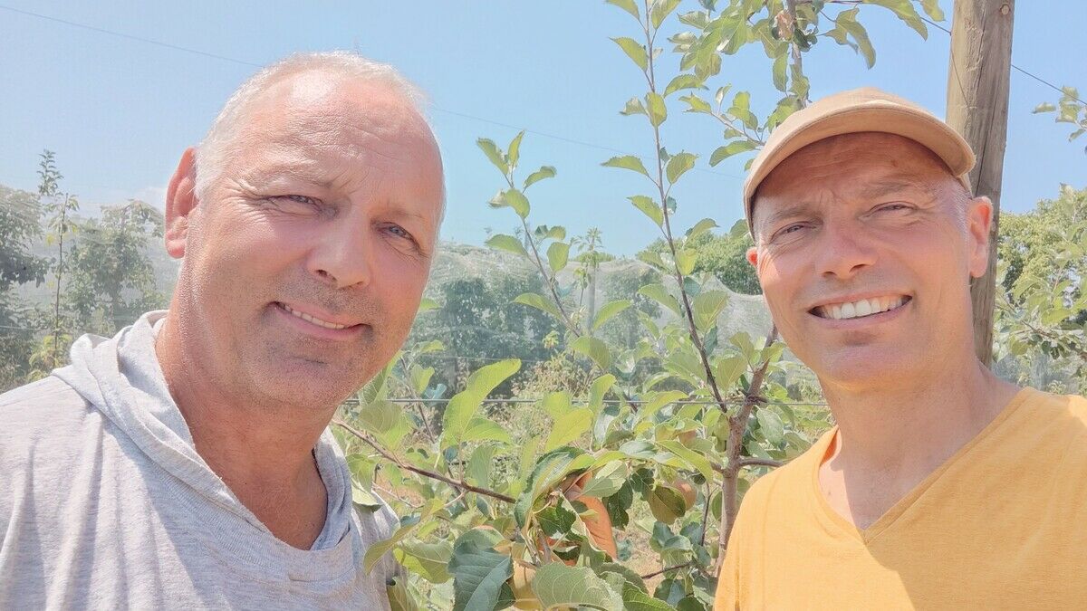 © DR Jacques et Joël Fauriel dans leur ferme Biotiful